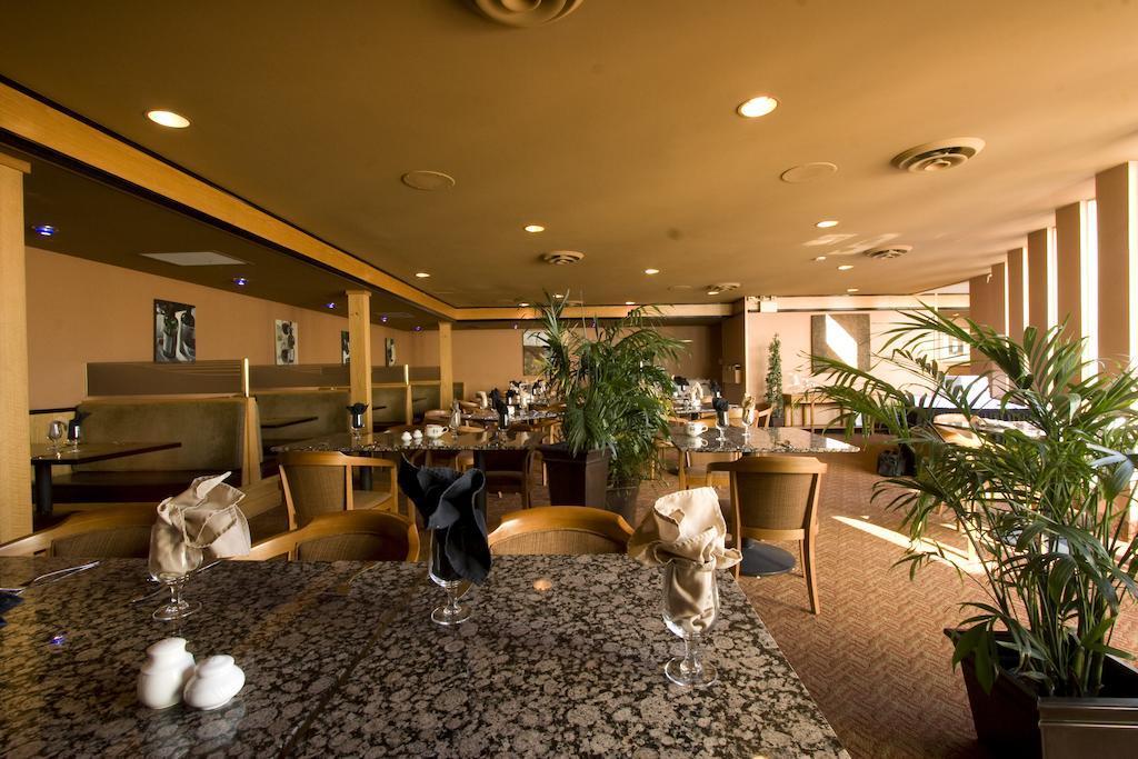 Coast Discovery Inn Кембъл Ривър Екстериор снимка
