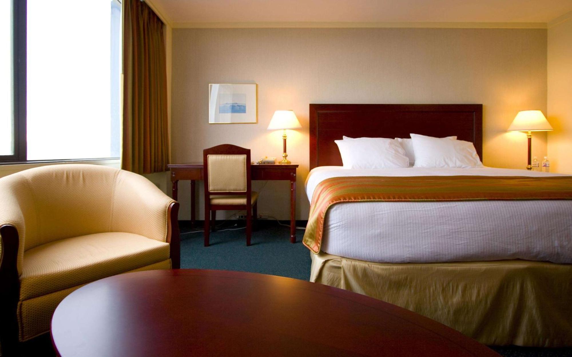 Coast Discovery Inn Кембъл Ривър Екстериор снимка