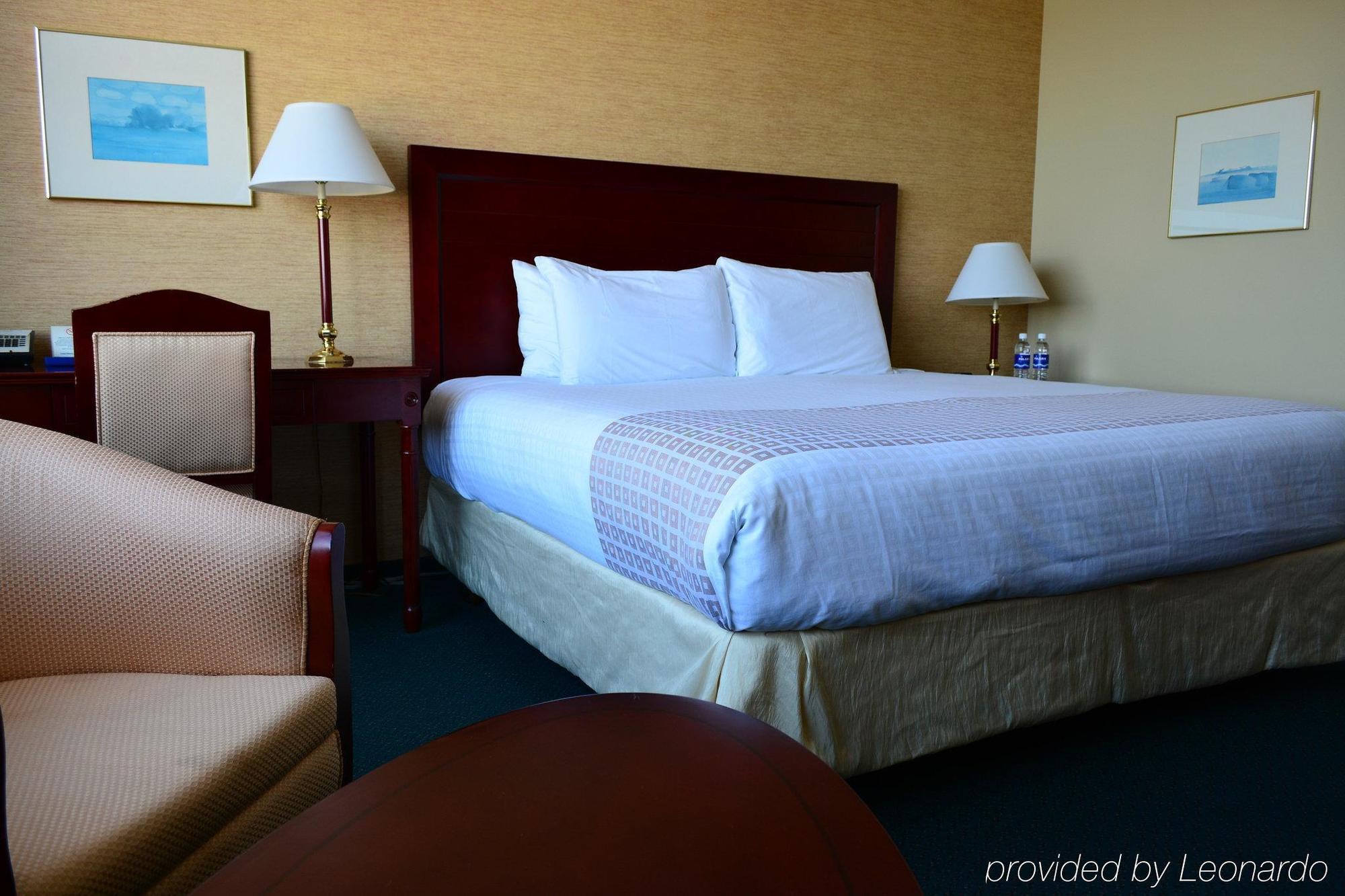 Coast Discovery Inn Кембъл Ривър Екстериор снимка